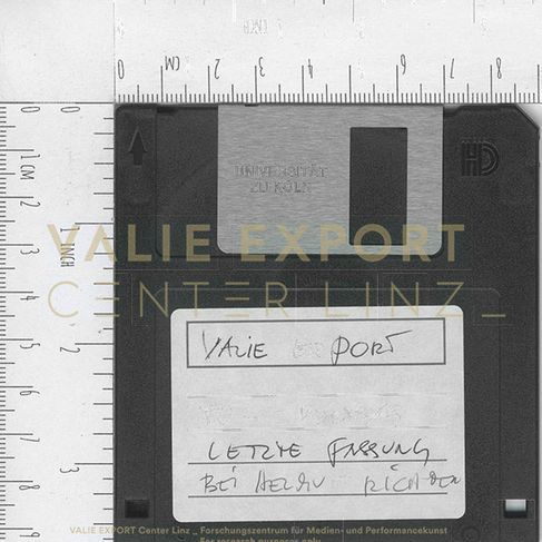 [VEC.002.366] - TU-Vortrag. Letzte Fassung bei Helmut Richter [VALIE EXPORT spricht über ihre Ar