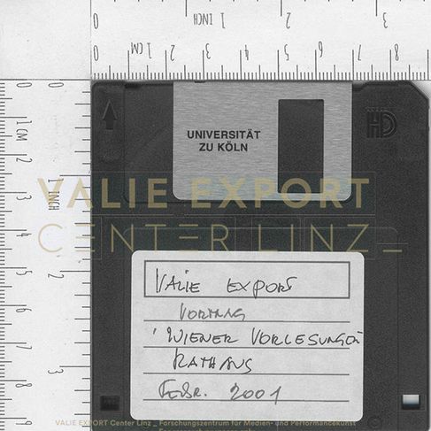 [VEC.002.344] - Körper, Identität, Kunst. Über meine Arbeiten seit den 60er Jahren