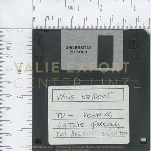 [VEC.002.366] - TU-Vortrag. Letzte Fassung bei Helmut Richter [VALIE EXPORT spricht über ihre Ar