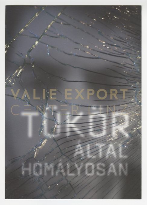 [VEC.004.641] - TÜKÖR ÁLTAL HOÁLYOSAN. Arcok tegnap és ma / THROUGH A GLASS DARKLY. Faces past a